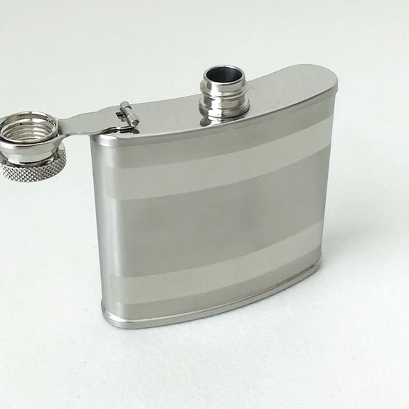 Groomsmen Gifts 8 Liquor Flasks New in Box Stainless Steel With Funnel - Picture 5 of 7